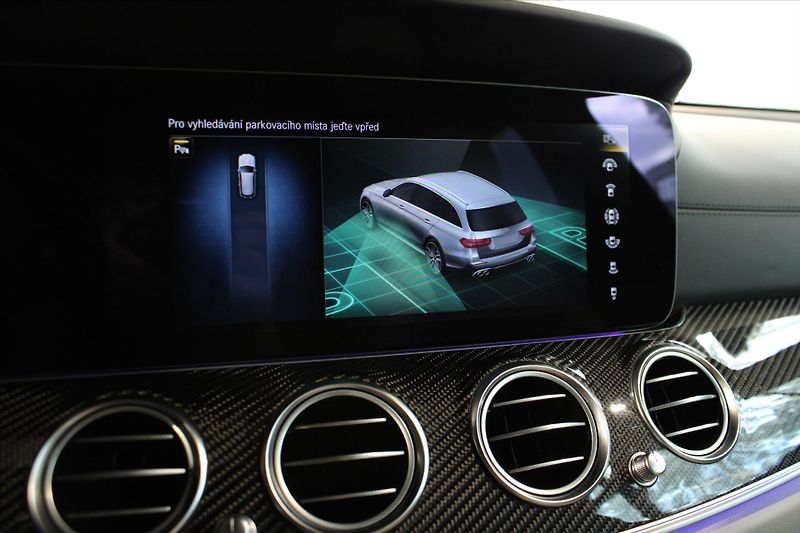 Mercedes-Benz Třídy E 53 AMG 4MATIC+ ACC/Pano/Masáže - fotka 22 z 39