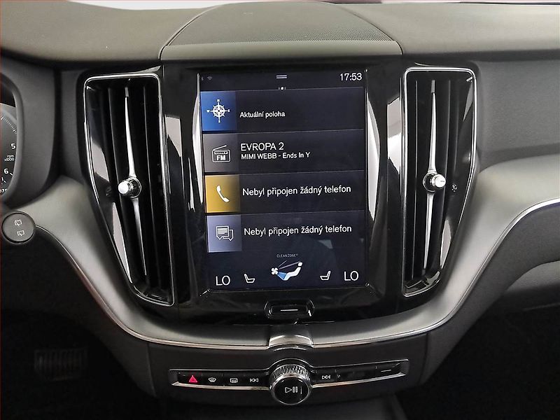 Volvo XC60 (2018) D4 AWD - fotka 12 z 21