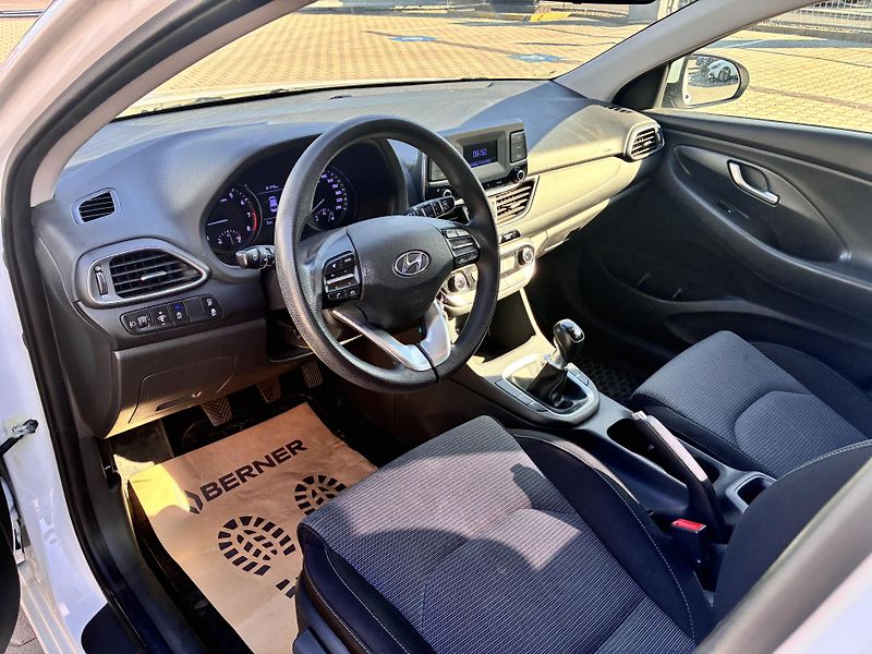 Hyundai i30 WG 1.0T-GDi 88kW,1.MAJITEL,ČR  - fotka 9 z 25