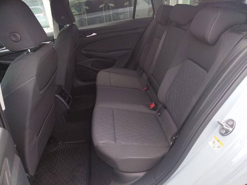 Volkswagen Golf Variant People 1,5 eTSI 7DSG m - fotka 12 z 30