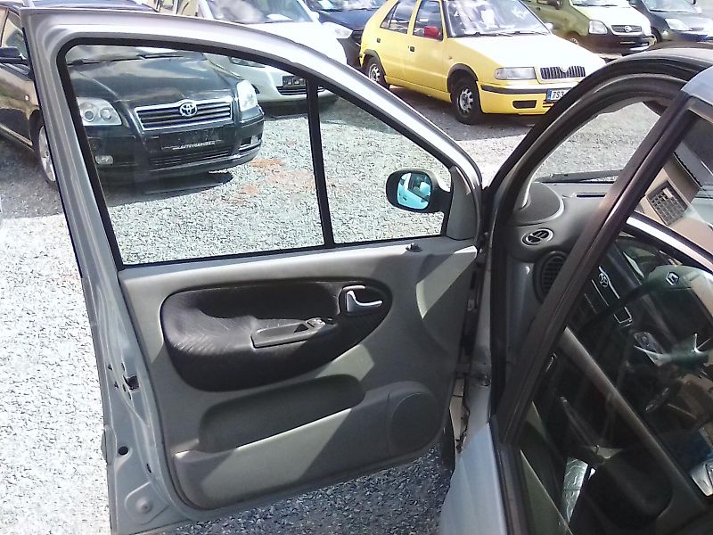 Renault Scénic (2002) 1.9 Dci Expression, jede dobře - fotka 13 z 30