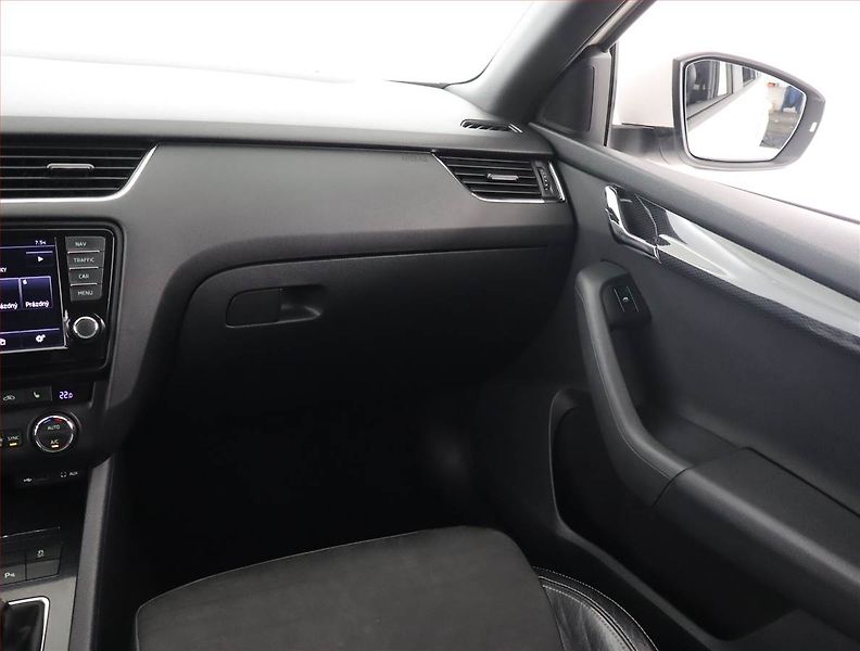Škoda Octavia (2015) RS 2.0 TDI, Serv.kniha, Navi - fotka 8 z 21