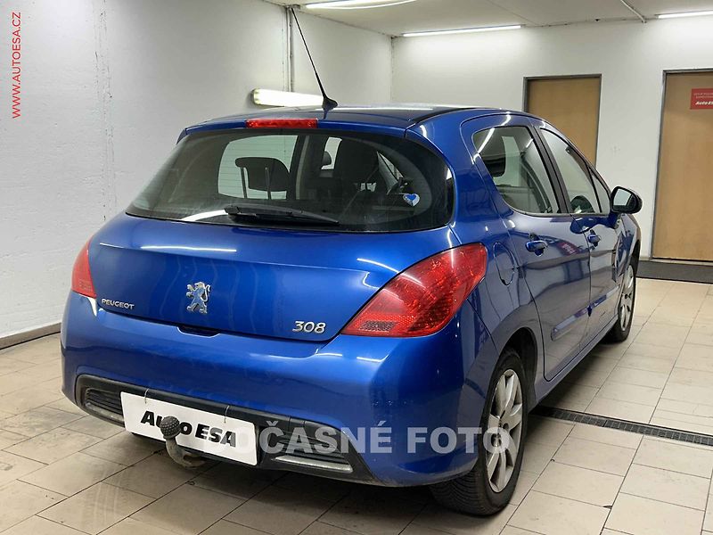 Peugeot 308 (2011) 1.6VTi, 2.maj,ČR, AC - fotka 2 z 3