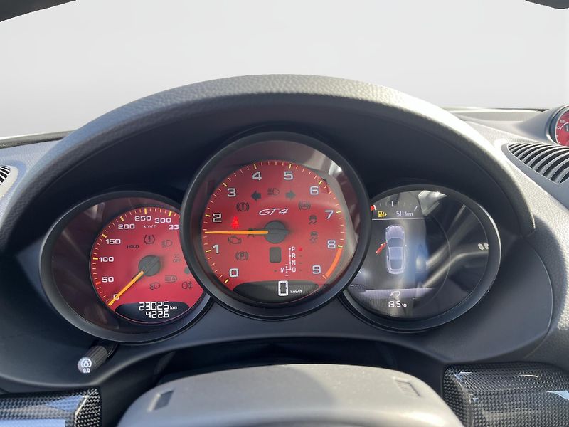 Porsche Cayman GT4 - fotka 15 z 29