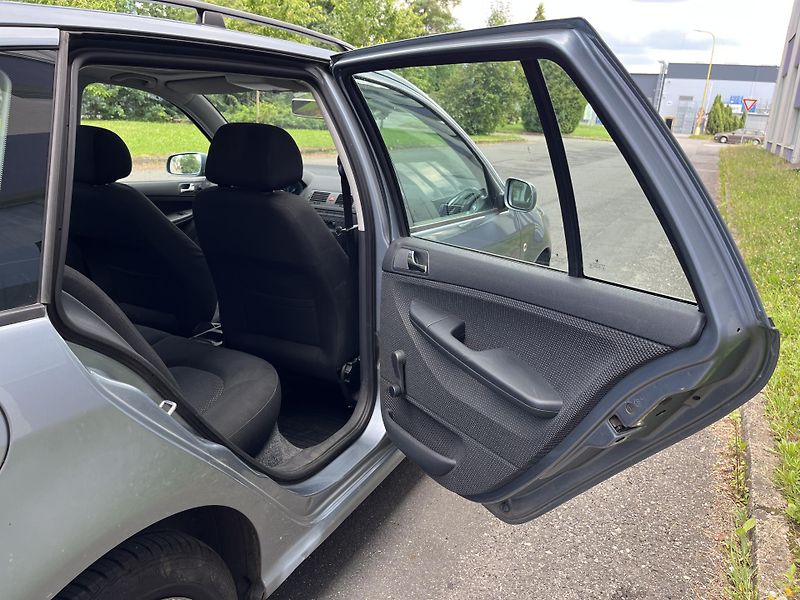 Škoda Fabia 1,4i 16V /74kW/1.maj./servis. - fotka 18 z 30