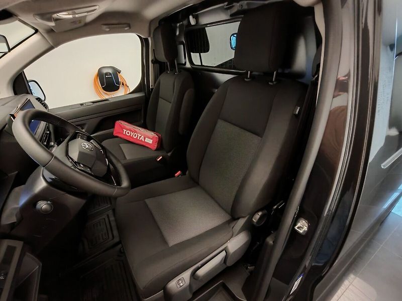 Toyota ProAce Panel Van L2 - 2.0L Diesel 177 - fotka 14 z 24