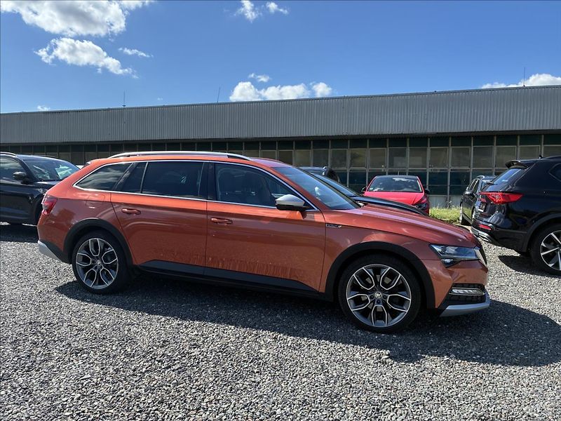 Škoda Superb 2,0 TDI 4X4 SCOUT TAŽNÉ - fotka 6 z 26