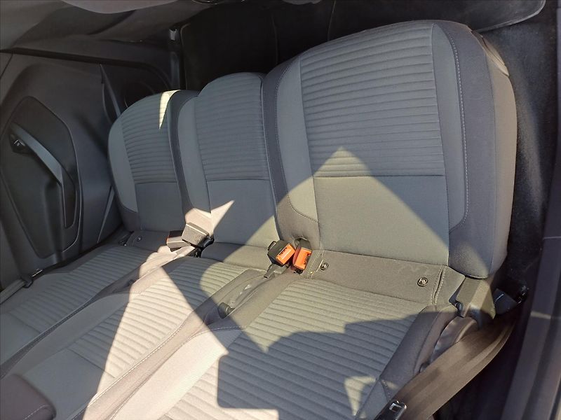 Ford C-MAX 1,5   1.5EcoBoost 110Kw - fotka 15 z 27
