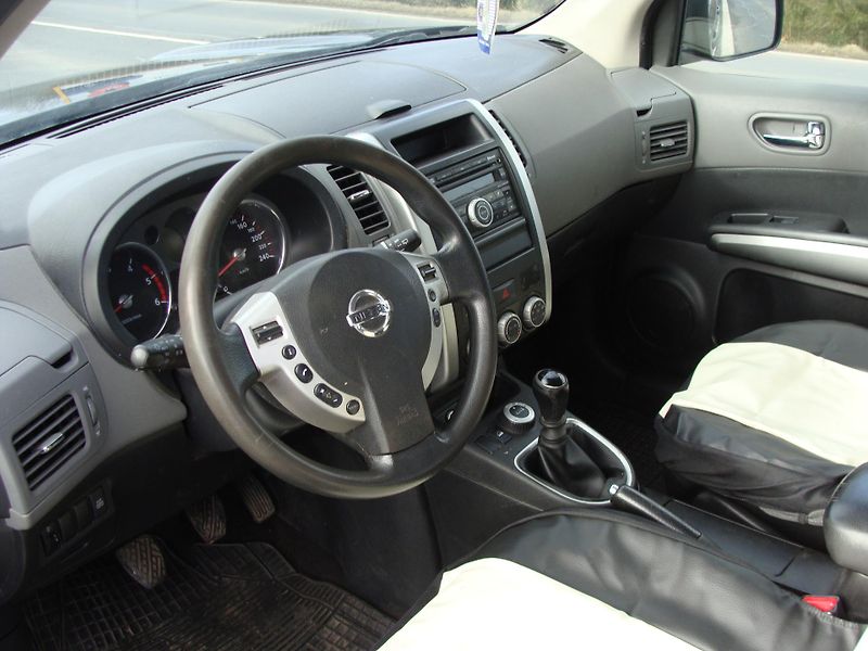 Nissan X-Trail 2.0 DCi 4x4 - fotka 8 z 26