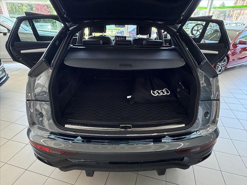 Audi Q5 2,0   Sportback TFSIe Plug-in- - fotka 19 z 26