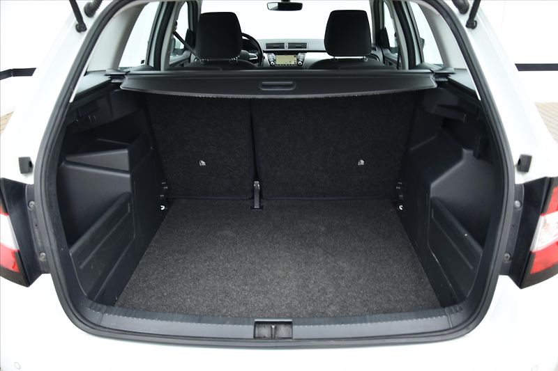 Škoda Fabia 1.4 TDI 66kW DSG AMBITION ČR - fotka 12 z 23