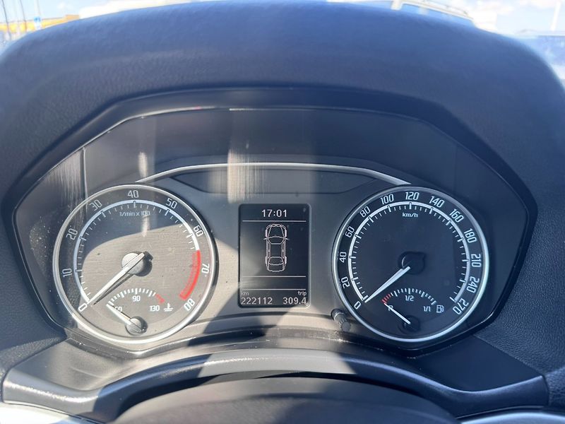 Škoda Octavia (2010) RS DSG 2,0 TSI 147 KW STK - fotka 25 z 50