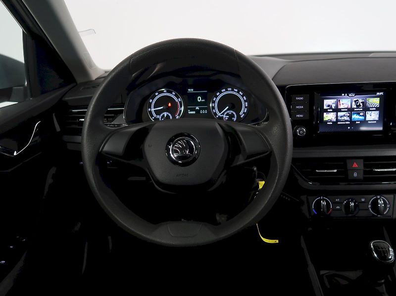 Škoda Kamiq (2022) AMBITION 1.0TSI 81KW - fotka 16 z 32