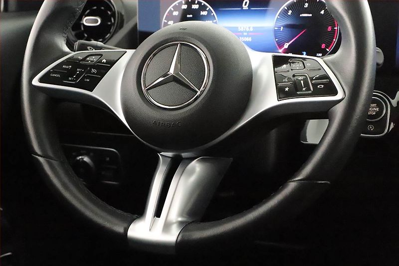 Mercedes-Benz GLA (2024) 200 d 4MATIC - fotka 20 z 21