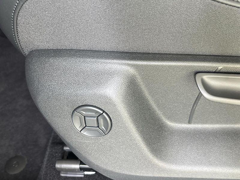 Volkswagen Tiguan (2025) SUV - fotka 27 z 30