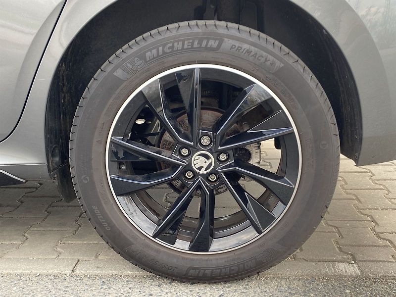 Škoda Kamiq (2024) 1.0 TSI DSG Monte Carlo - fotka 29 z 33