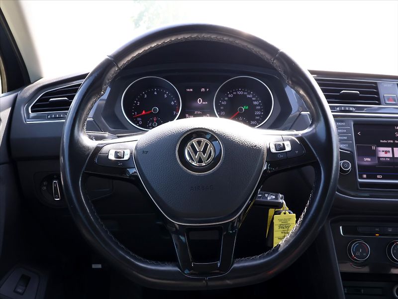 Volkswagen Tiguan 1,4 TSI 110kW DSG LED 1.Maj. - fotka 16 z 27