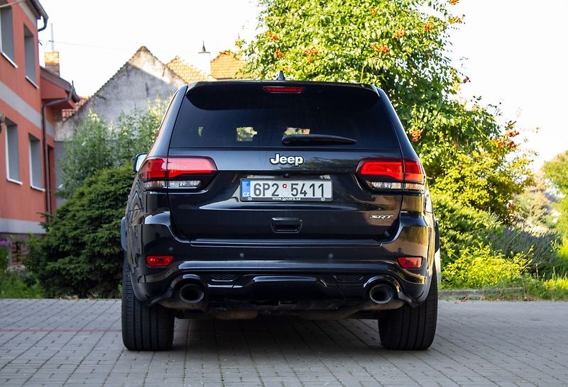 Jeep Grand Cherokee - fotka 6 z 21