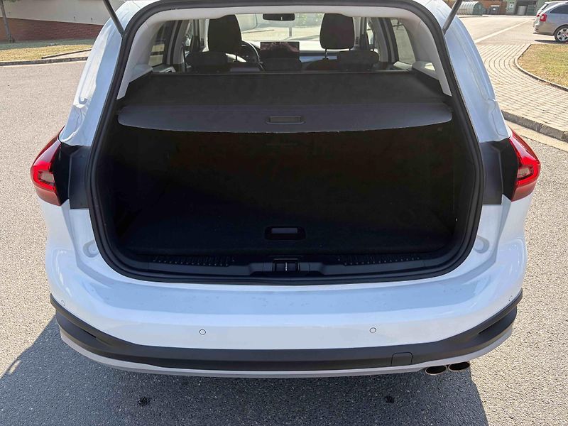 Ford Focus 1.0 HYBRID AUTOMAT  Active X  - fotka 4 z 13