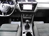 Volkswagen Touran 2,0 TDi Highline Navi - náhled 12