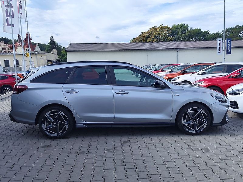 Hyundai i30 1.5 T-GDI/103kW N-Line DCT - fotka 4 z 35