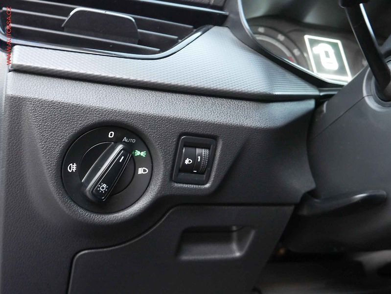 Škoda Kamiq (2020) 1.0 TSi, Ambition, LED - fotka 15 z 16