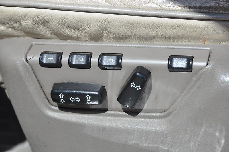 Volvo XC90 4.4i V8 232kW 4x4 A/T - fotka 13 z 19