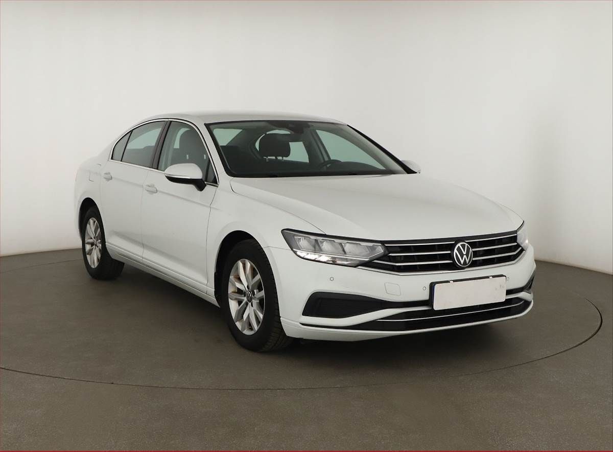 Volkswagen Passat 1.5 TSI, ČR,1.maj, Tempomat