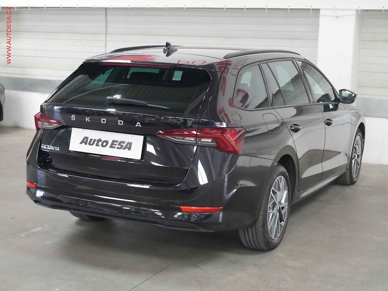 Škoda Octavia (2023) 2.0 TDi, TOUR, DSG, navi, LED - fotka 6 z 29