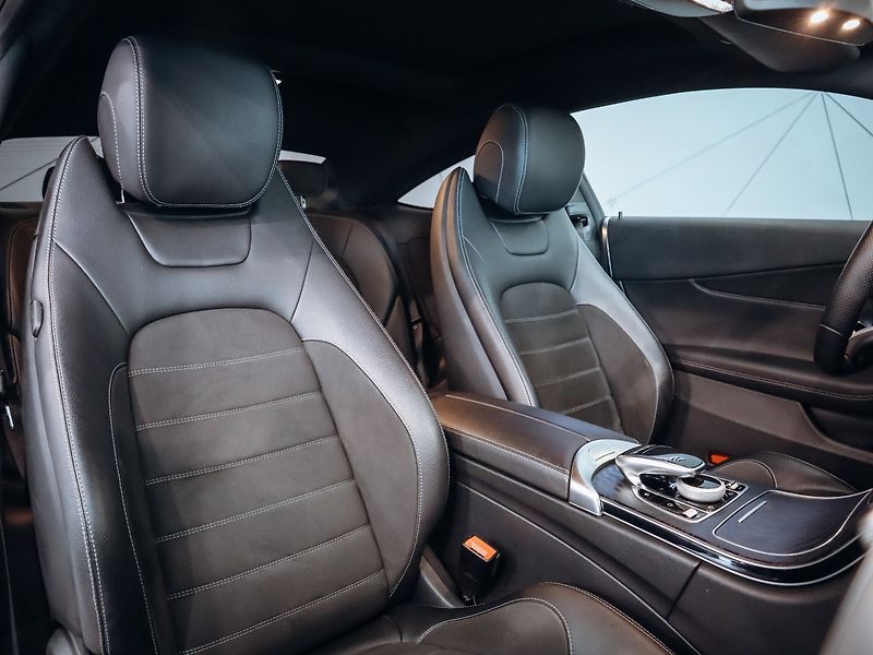 Mercedes-Benz Třídy C C 300d coupe 4MATIC AMG - fotka 31 z 32