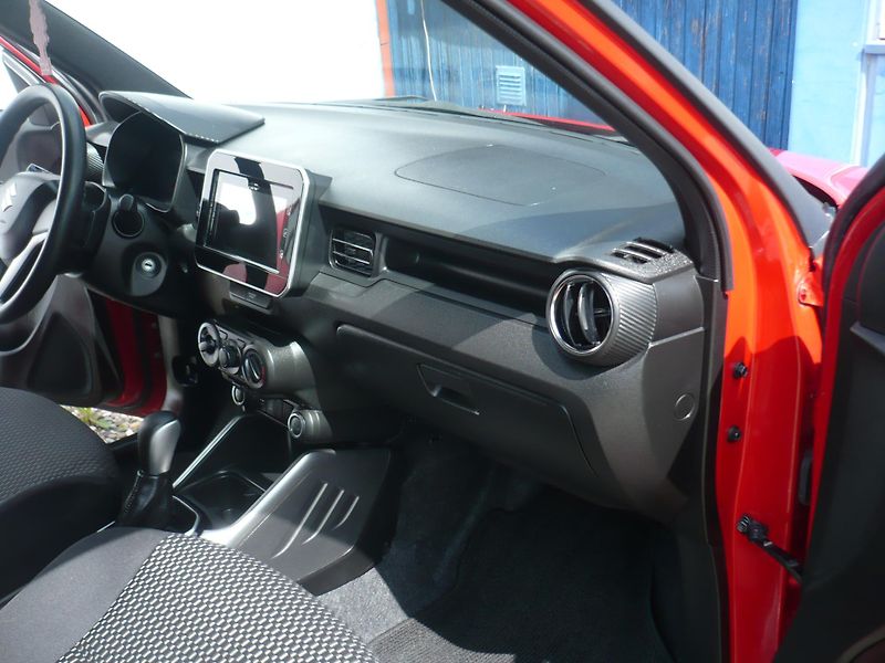 Suzuki Ignis 1.2i 61Kw Automat REZERVACE - fotka 15 z 29