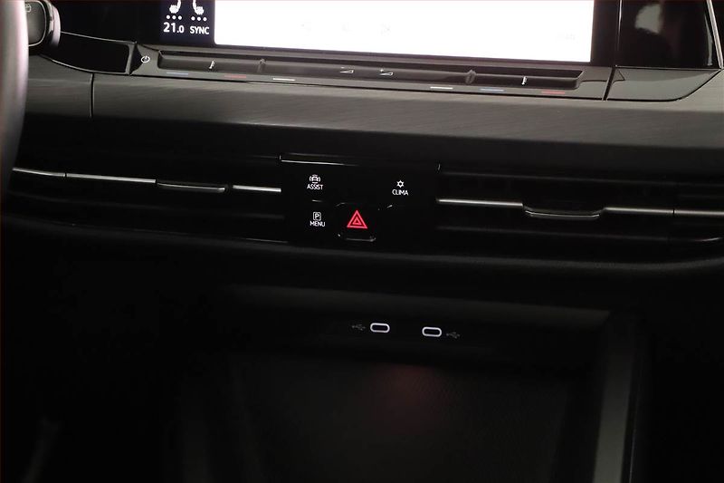 Volkswagen Golf (2021) Style 2.0 TDI - fotka 14 z 17