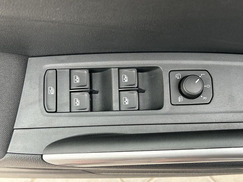 Škoda Fabia 1.0 TSI Top selection - fotka 17 z 28
