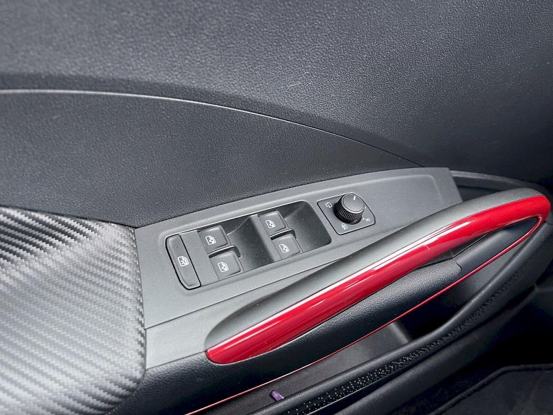 Škoda Fabia (2024) 1.0 TSI 81kW Monte Carlo - fotka 24 z 34