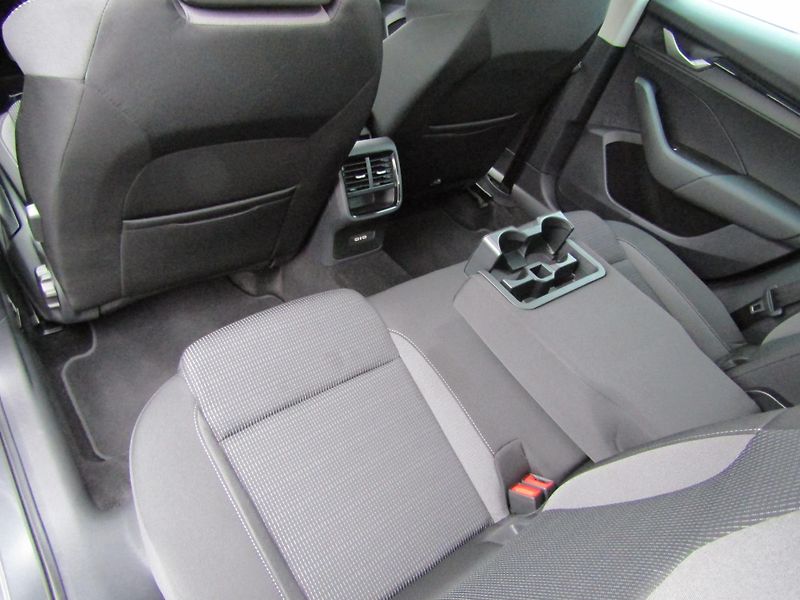 Škoda Octavia IV FL Selection 1.5 TSI /110kW - fotka 25 z 30