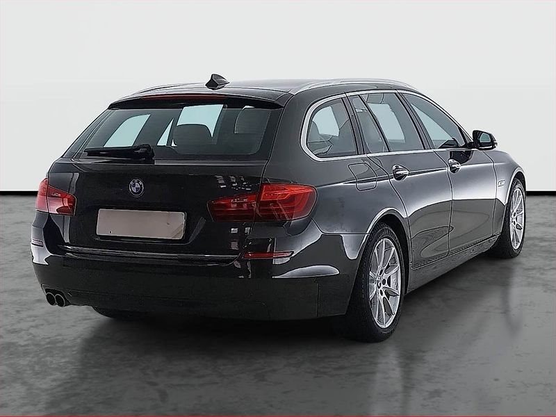 BMW Řada 5 (2015) Luxury Line 518d, Automat - fotka 5 z 23