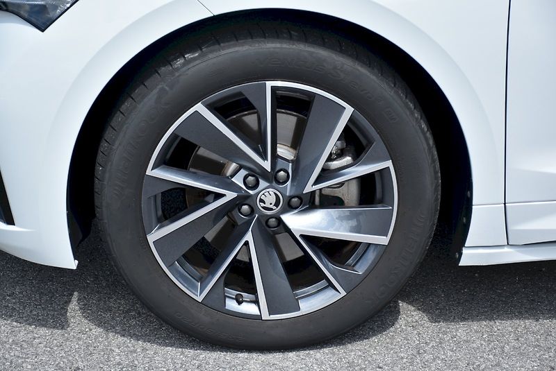 Škoda Enyaq (2024) 85 Sportline 210 kW - fotka 34 z 34