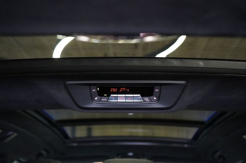 BMW X7 40d xDrive, Nezávislé, Masáž - fotka 47 z 49