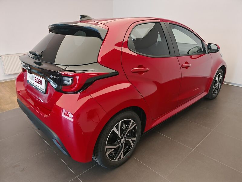 Toyota Yaris 1.5 Hybrid Style - fotka 3 z 29