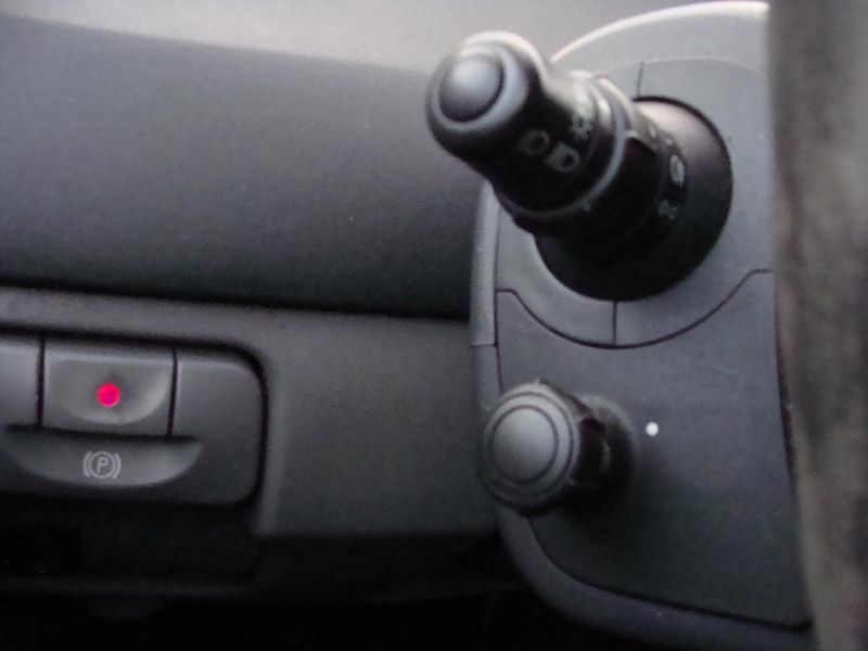 Renault Scénic 1.6i, klima, nová STK !! - fotka 18 z 33