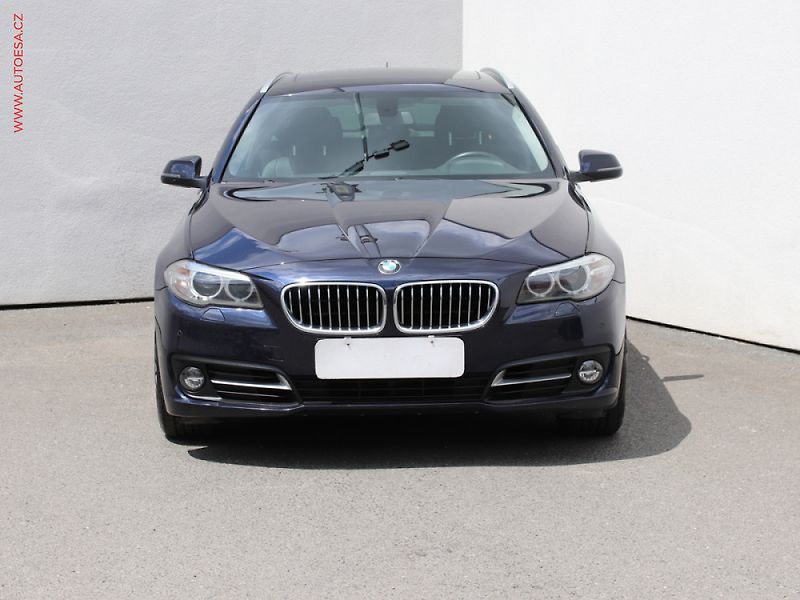 BMW Řada 5 (2014) 2.0d 525D, AT, bixen, navi - fotka 2 z 3