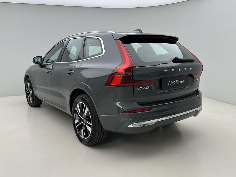 Volvo XC60 B5 AWD BRIGHT PLUS CZ 1. maj. - fotka 11 z 46