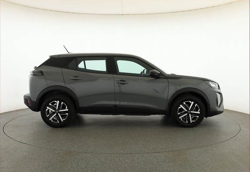 Peugeot 2008 (2024) 1.2 PureTech, ČR,1.maj - fotka 6 z 16
