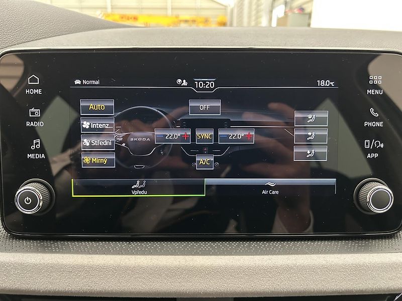 Škoda Kamiq 1.0 TS Top selection - fotka 16 z 23