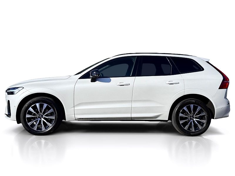 Volvo XC60 B5 AWD // PLUS DARK // 1.maj.  - fotka 2 z 44