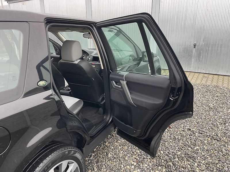 Land Rover Freelander 2.2TD4 160PS 4x4 136TKM SPORT! - fotka 143 z 201