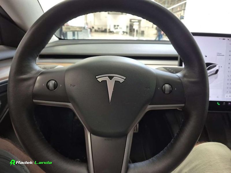 Tesla Model 3 (2022) FSD, AMD Ryzen, AWD - fotka 11 z 13