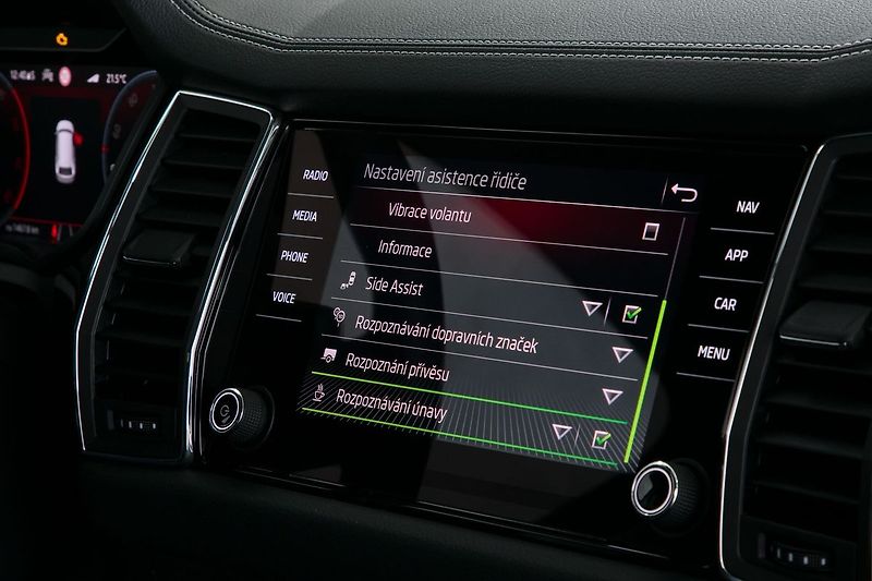 Škoda Kodiaq 2.0TDI 147kW 4x4 L&K Tažné DCC - fotka 34 z 45