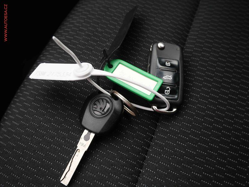 Škoda Rapid (2014) 1.6TDi, ČR, Klima - fotka 13 z 13