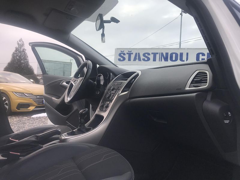 Opel Astra 1.4i 74 KW,KLIMA ,TEMPOMAT.... - fotka 10 z 17